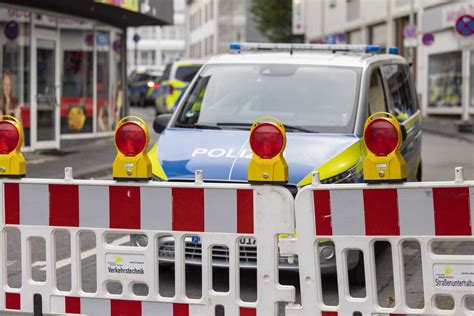 Man claiming to be behind Solingen knife attack turns himself in .